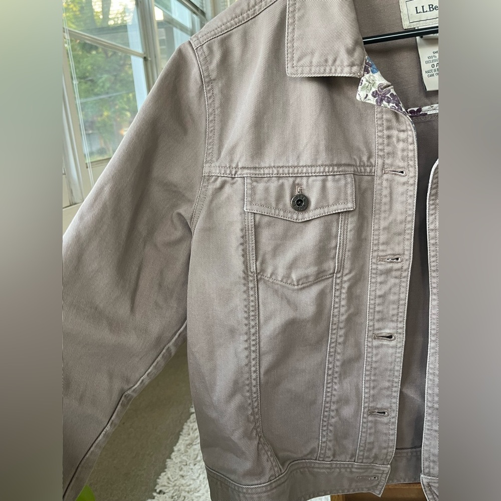Women’s Taupe LL Bean Jacket - Picture 4 of 5